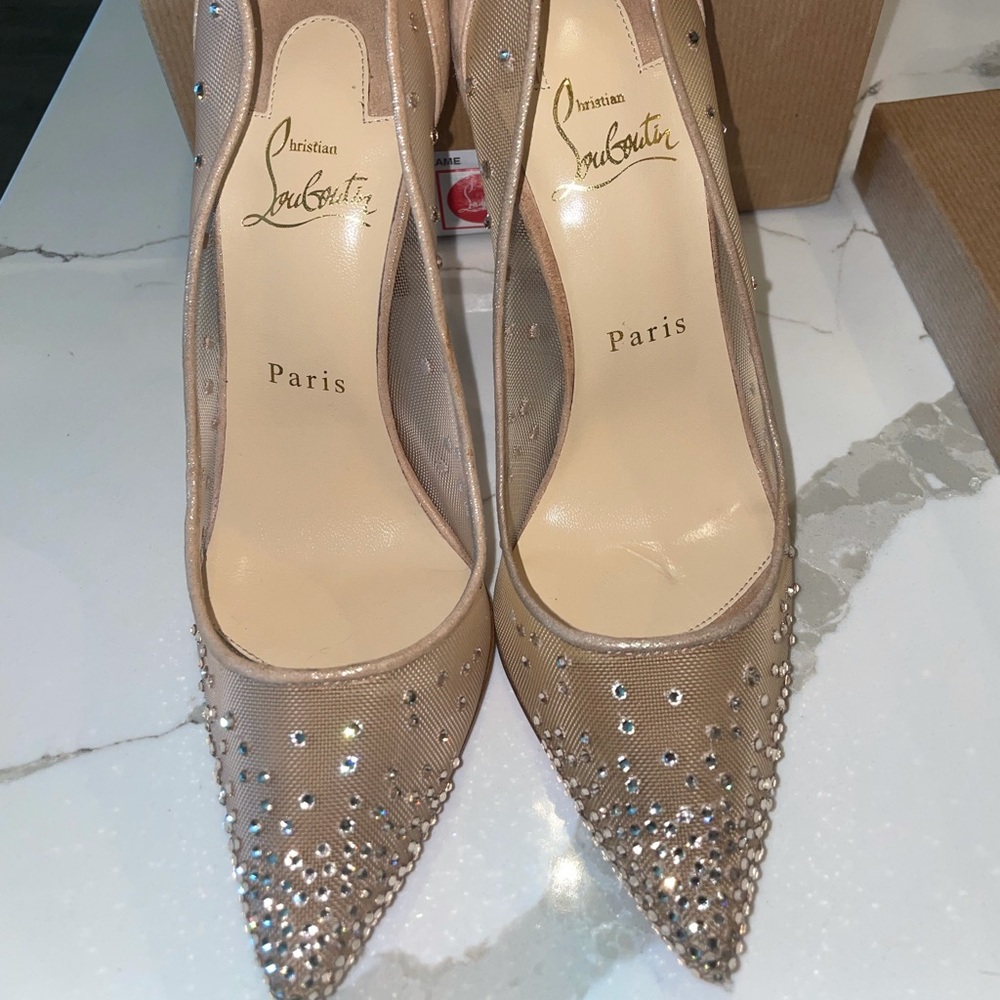 Follies Strass Pump
CHRISTIAN LOUBOUTIN